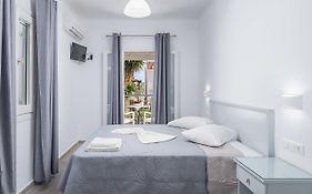 Maria Studios And Apartments